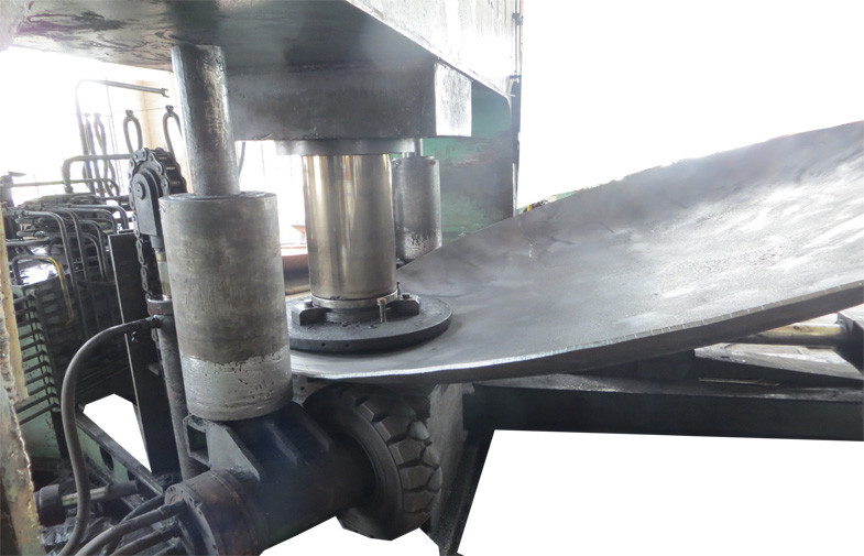 Dish end forming machine For Making Pressure Vessel Φ 6500 × 40mm