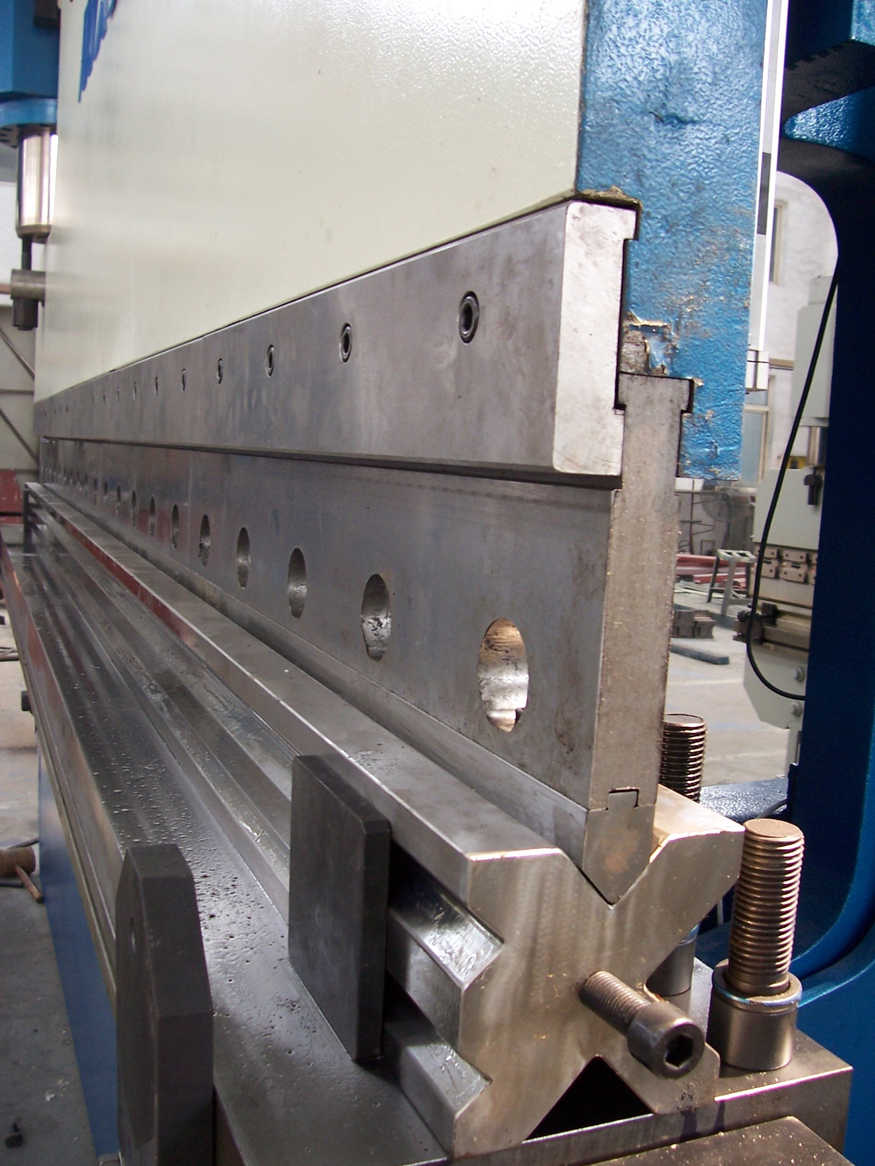 ISO & CE Punching die , CNC Press Brake Tooling for octagonal light