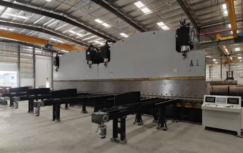 Latest company news about What is the difference between press brake and CNC press brake?