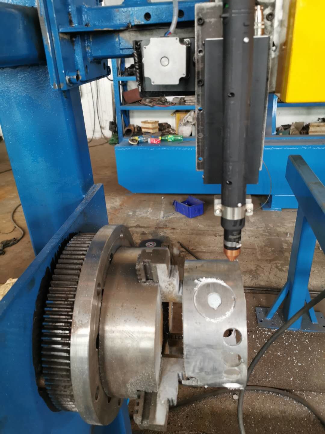 Aluminum Octagonal Conical Light Pole Door Cutting Machine