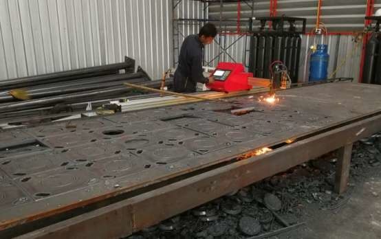 CNC Portable Flame Cutting Machine , Light Pole Machine to Cut Light Pole Base Plate